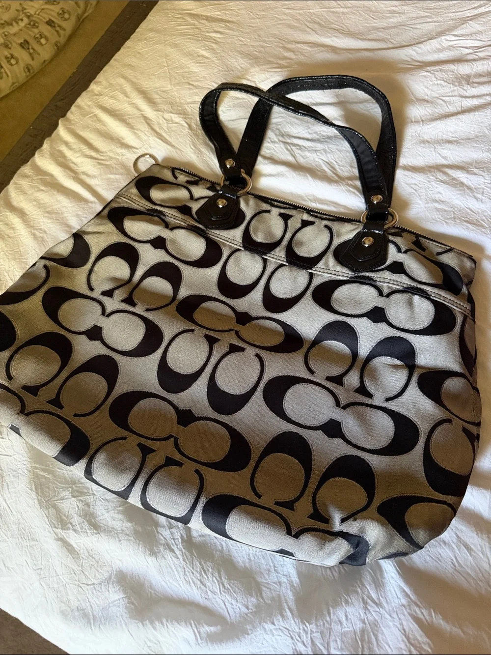 Coach tote classic